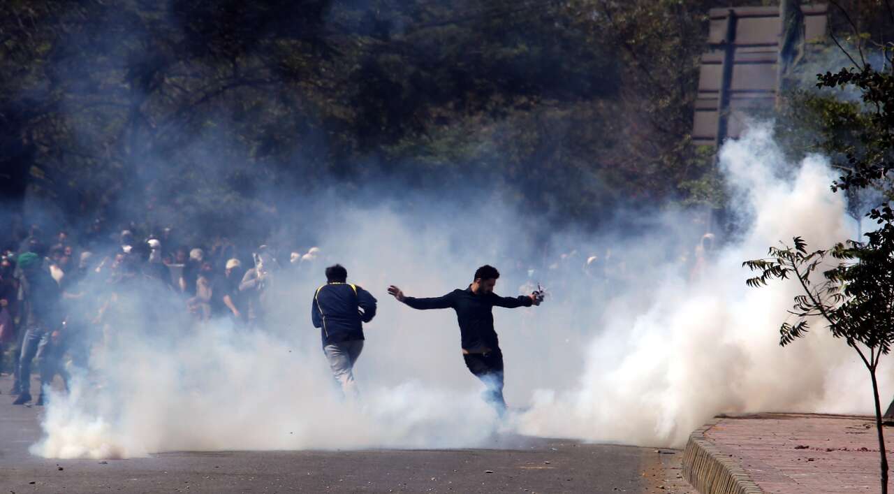 bir-ulke-daha-karisti-buyukelciligi-bastilar-olu-ve-yaralilar-var