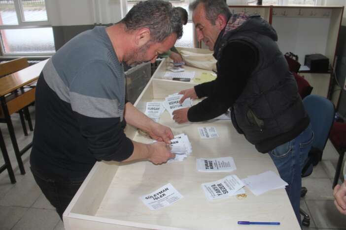 konyanin-yeni-mahallesi-bugun-ilk-muhtarini-secti