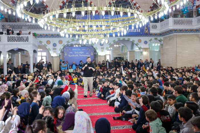 youtuber-sertac-abi-konyadaki-cocuklarla-bir-araya-geldi