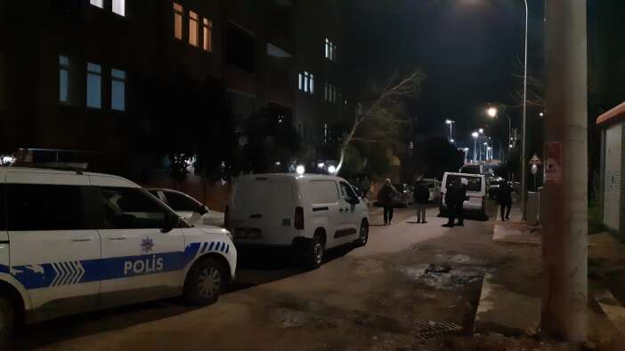 gul-dag-mutfakta-bogazindan-bicaklanmis-halde-olu-bulundu