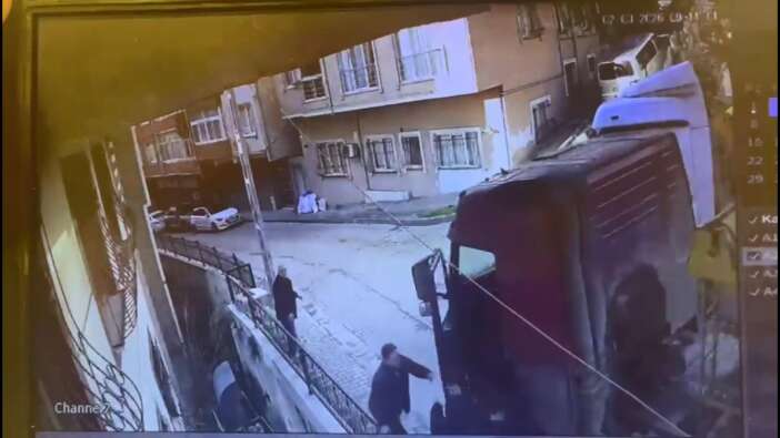 kayan-kamyonu-durdurmaya-calisan-sofor-oldu