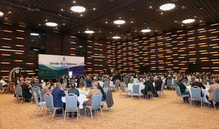 konyanin-selcuklu-ilcesine-hizmet-edenler-iftarda-bulustu