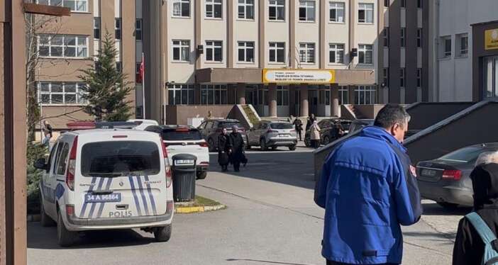 ogrencisi-tarafindan-bicaklanan-ogretmen-fatma-nur-celik-hayatini-kaybetti