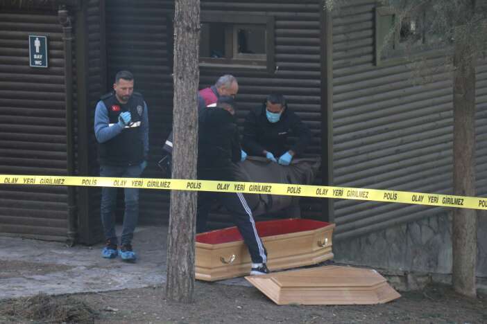 park-lavabosunda-erkek-cesedi-bulundu