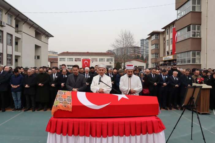 ogrenci-kurbani-ogretmen-fatma-nur-celik-konyaya-boyle-ugurlandi