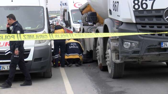 uzerinden-beton-mikseri-gecen-motosikletli-genc-hayatini-kaybetti