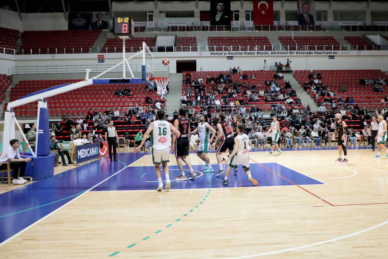 karatayin-basketbol-a-takimi-play-offu-garantiledi