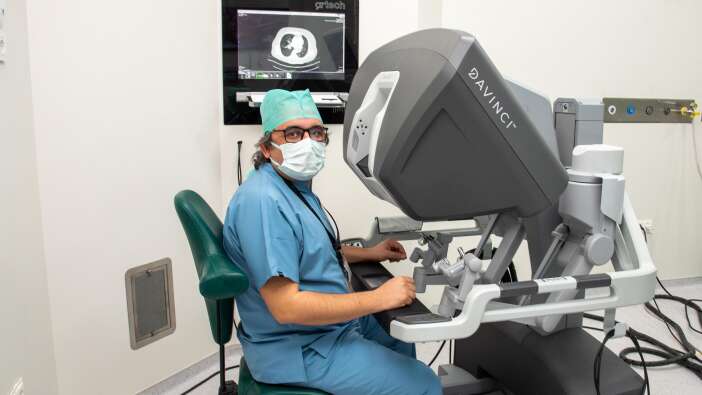 konyada-gogus-cerrahisinde-bir-ilk