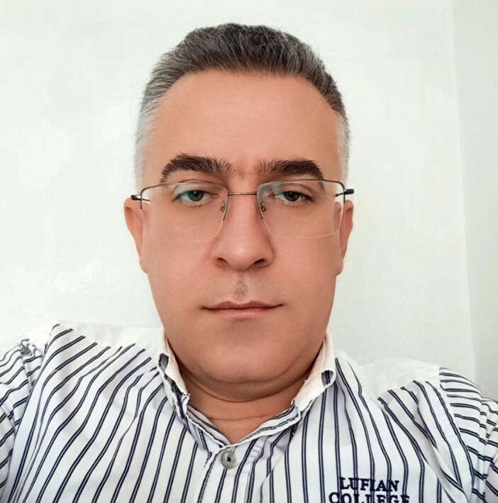 aracinda-basindan-vurulmus-halde-olu-bulundu-paylasimi-dikkat-cekti