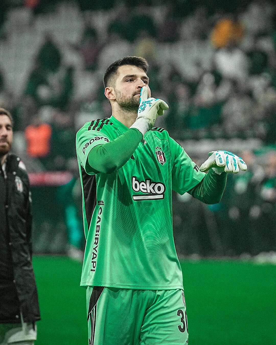 besiktas-galatasaray-derbisinde-gozler-kalecilerde