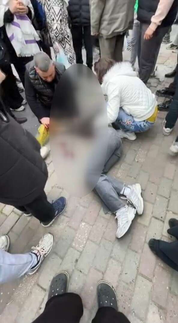 kadin-cinayeti-kizini-okuldan-almaya-giderken-olduruldu