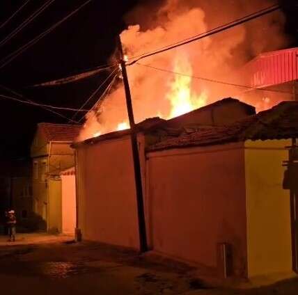 kari-koca-cikan-yanginda-hayatini-kaybetti