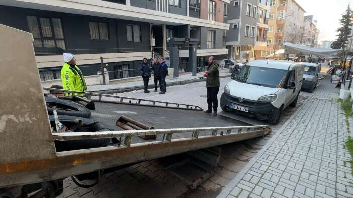 pazarcilar-arasinda-bicakli-kavga-2-yarali