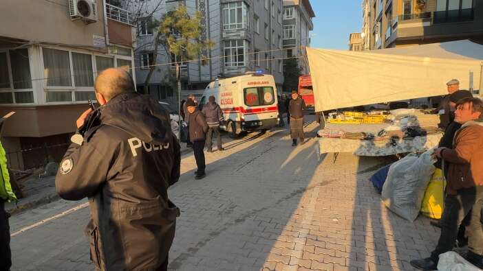 pazarcilar-arasinda-bicakli-kavga-2-yarali