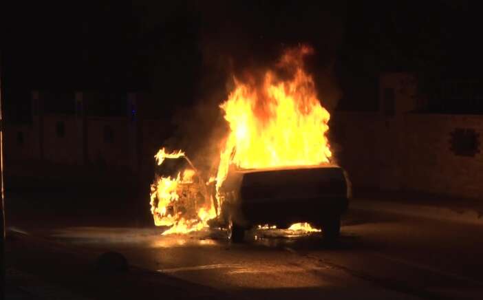 seyir-halindeki-tofas-alev-topuna-dondu-icindeki-aile-son-anda-kurtuldu