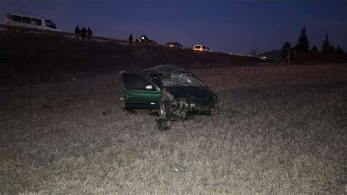 tarlaya-ucan-otomobil-takla-atti-23-yasindaki-genc-hayatini-kaybetti