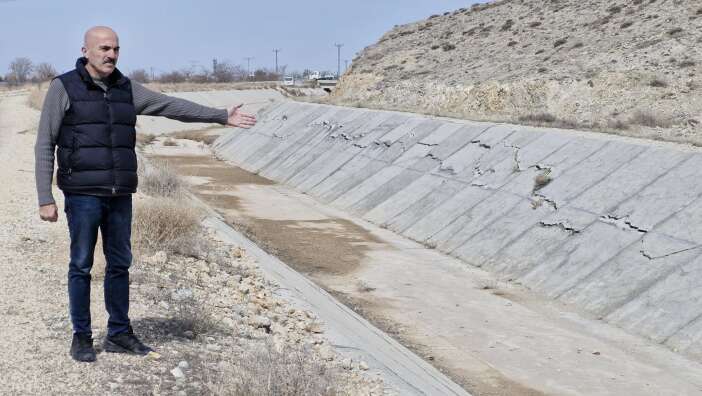 konya-ovasina-hayat-verecegi-umut-edilen-ahi-kanali-cokuyor