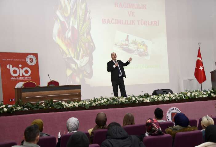 konya-teknik-universitesinde-bagimliliklara-dikkat-cekildi