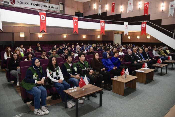konya-teknik-universitesinde-bagimliliklara-dikkat-cekildi