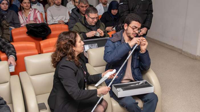 konyada-gorme-engellilere-isik-tutacak-bagis