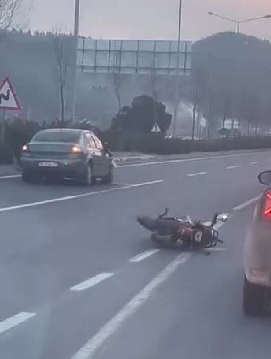 otomobil-carpan-motosikletli-kadin-hayatini-kaybetti