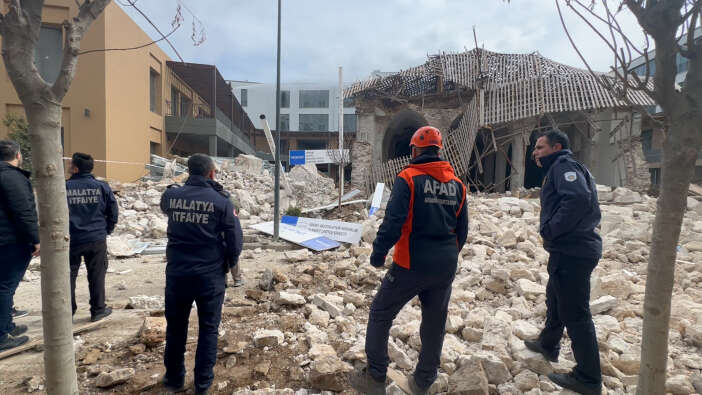 cami-insaatinda-gocuk-1-isci-yaralandi