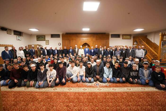 icisleri-bakani-mustafa-ciftci-konyada-hafizlik-yaptigi-kuran-kursunda-sahur-yapti