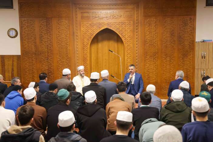 icisleri-bakani-mustafa-ciftci-konyada-hafizlik-yaptigi-kuran-kursunda-sahur-yapti