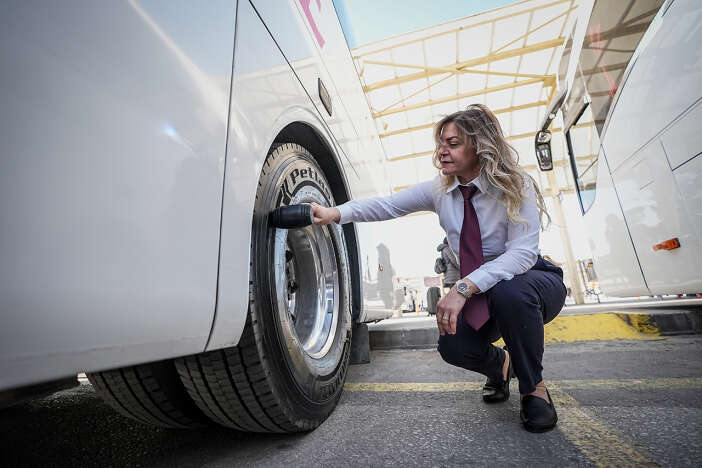 konyali-senay-kaptan-turkiyenin-farkli-sehirlerine-yolcu-tasiyor
