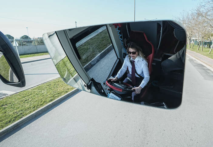 konyali-senay-kaptan-turkiyenin-farkli-sehirlerine-yolcu-tasiyor