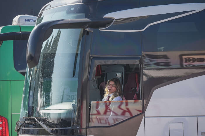 konyali-senay-kaptan-turkiyenin-farkli-sehirlerine-yolcu-tasiyor