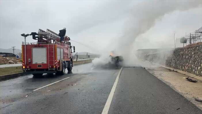 refuje-carpan-otomobil-alev-aldi-2-yarali