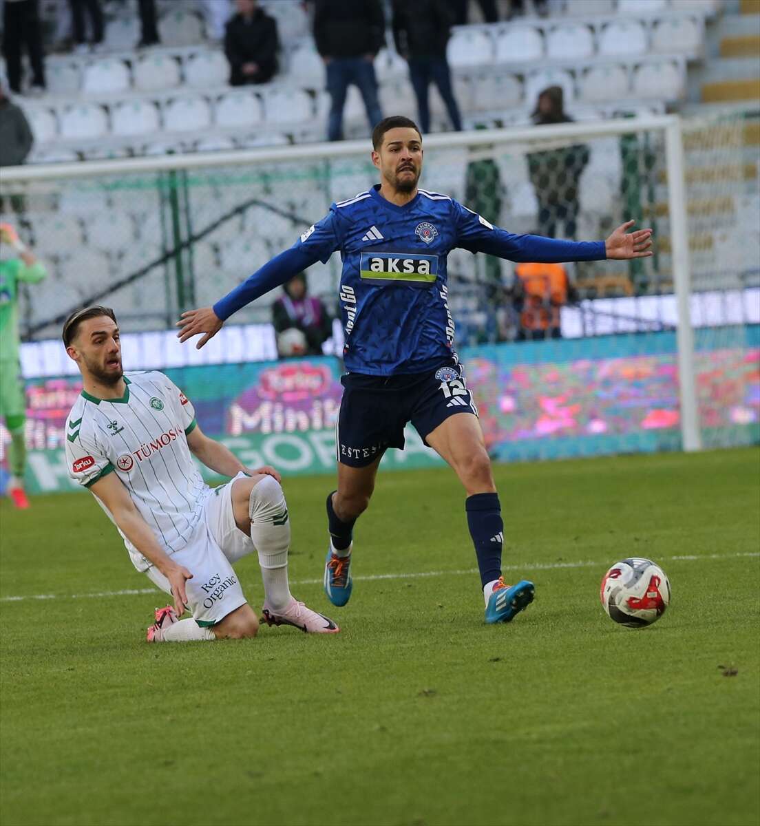 hakem-kararlari-konyasporu-yakti-gol-iptal-edildi-puanlar-bolusuldu