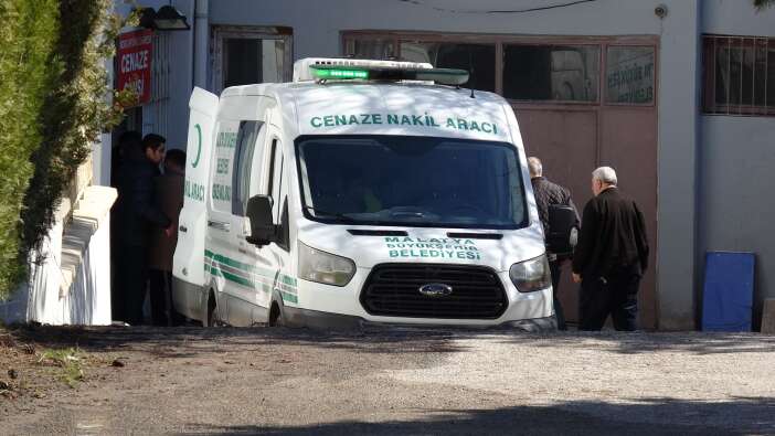 tartistigi-oglu-tarafindan-bicaklanan-mustafa-berk-hayatini-kaybetti