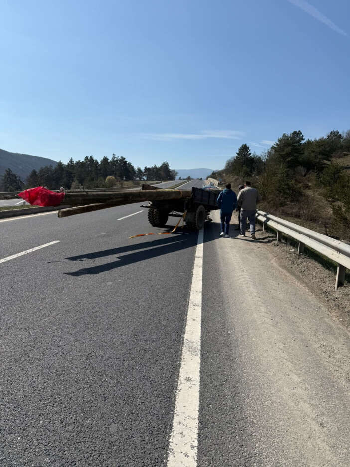 24-yasindaki-eren-aydin-kullandigi-traktorun-altinda-can-verdi