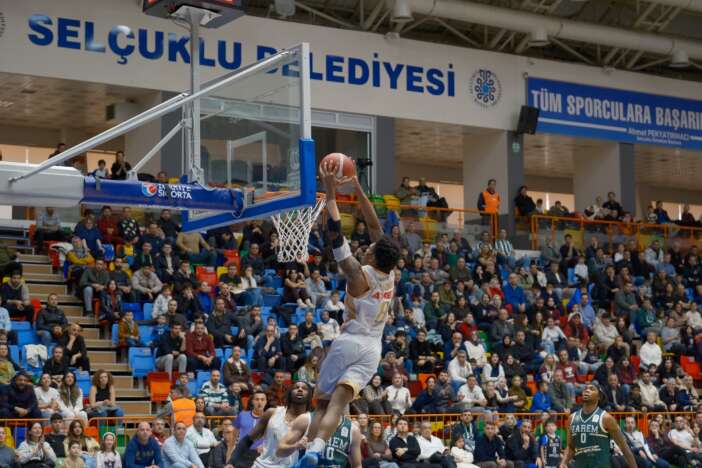 konya-buyuksehir-belediyespor-yenilmezlik-serisini-7-maca-cikardi