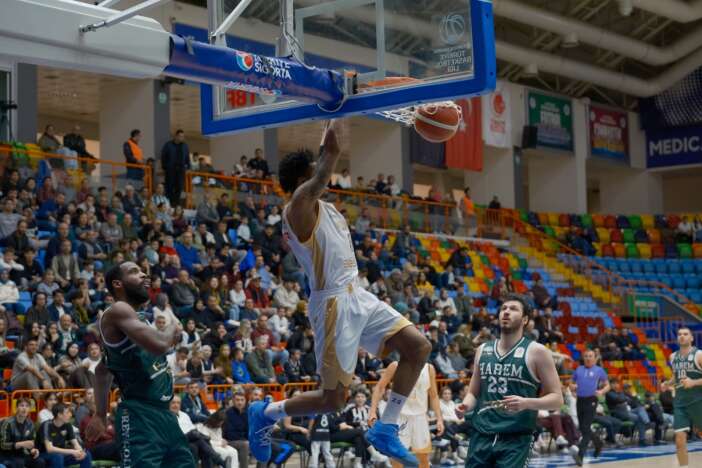 konya-buyuksehir-belediyespor-yenilmezlik-serisini-7-maca-cikardi