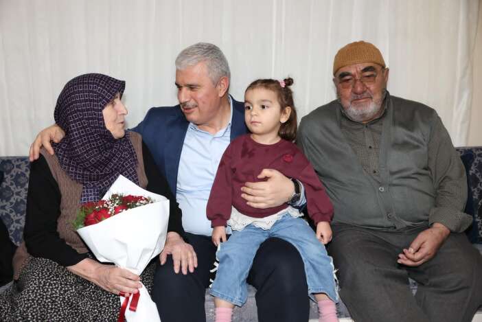 konya-valisi-ibrahim-akin-orucunu-ciftcilerle-birlikte-acti