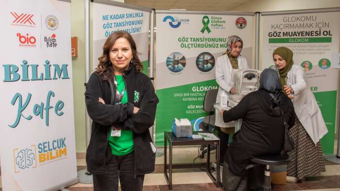 selcuk-tipta-kurulan-stantta-goz-tansiyonu-olcumu-basladi