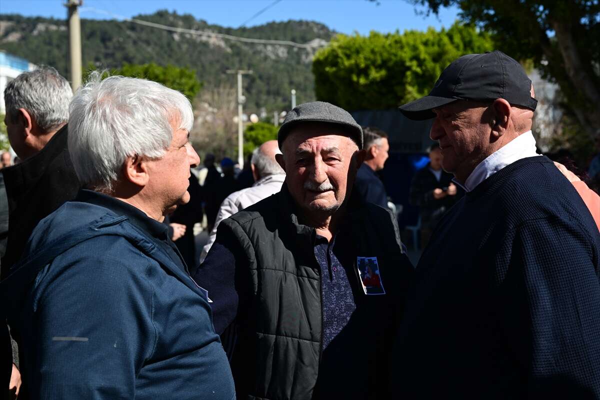 hayatini-kaybeden-teknik-direktor-engin-firat-topraga-verildi