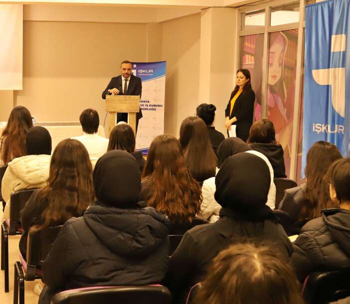 konya-iskur-meslek-secimi-konusunda-genclere-isik-tuttu