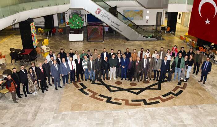 konya-teknik-universitesi-mezunlari-iftarda-bulustu