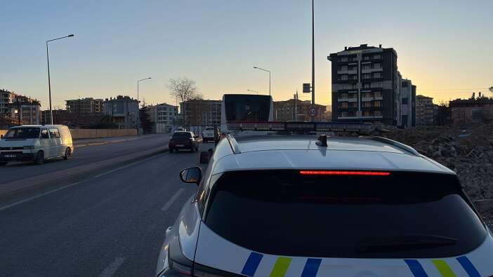 konyada-motosiklet-belediye-otobusunun-altina-girdi