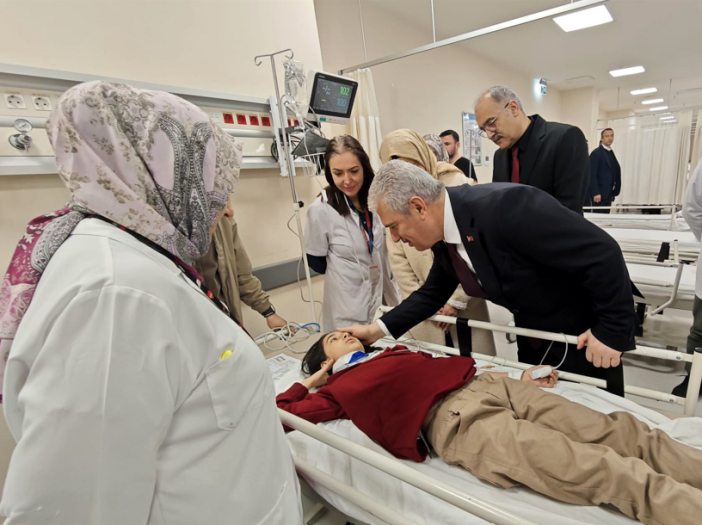 konyada-belediye-otobusu-ogrenci-servisiyle-carpisti