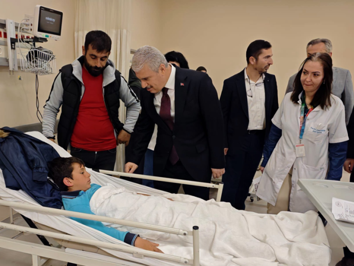 konyada-belediye-otobusu-ogrenci-servisiyle-carpisti