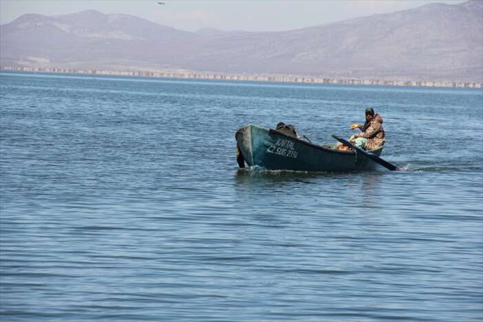 bereket-fiskiriyor-konyadaki-bu-golde-gunluk-balik-avi-1-tona-cikti