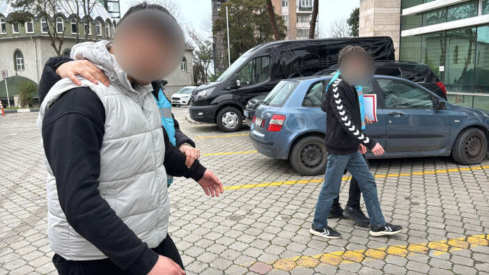 trabzonspor-otobusune-saldiri-olayinda-3-polis-aciga-alindi