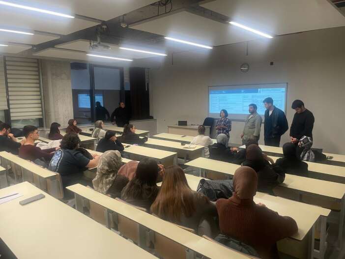 antik-stoaci-dusunce-konyada-cagdas-egitimle-bulusuyor