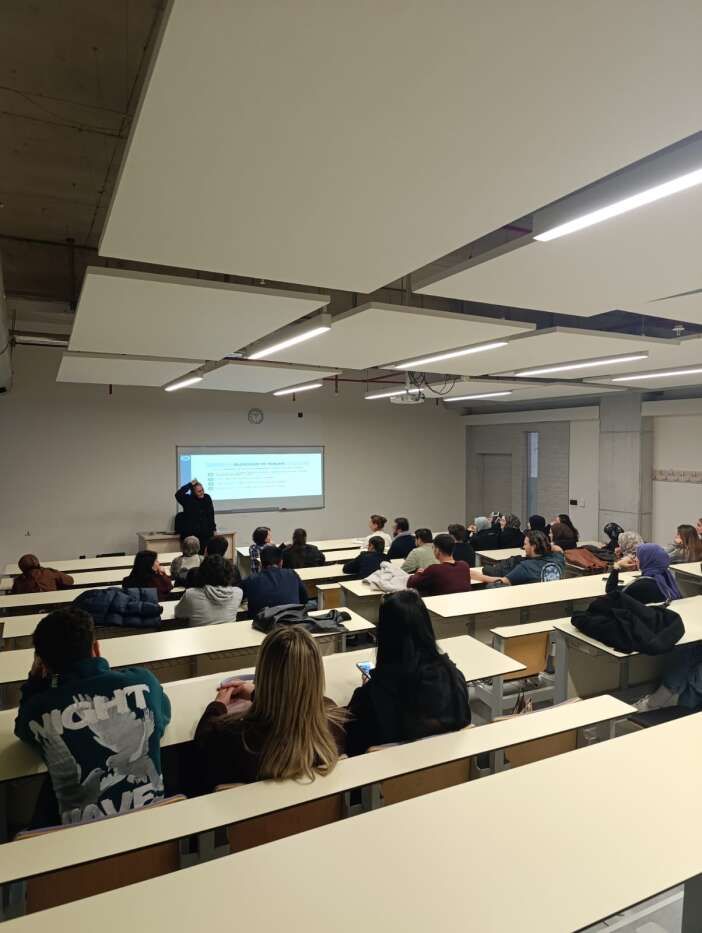 antik-stoaci-dusunce-konyada-cagdas-egitimle-bulusuyor