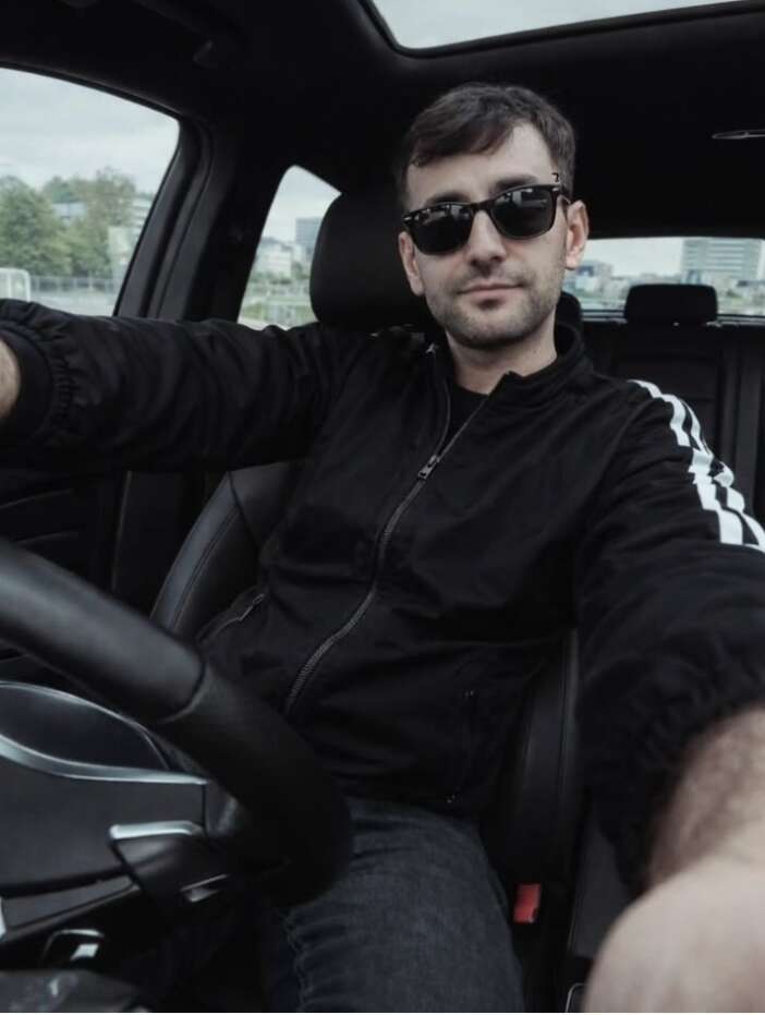 bariyerlere-carpan-34-yasindaki-motosiklet-surucusu-oldu